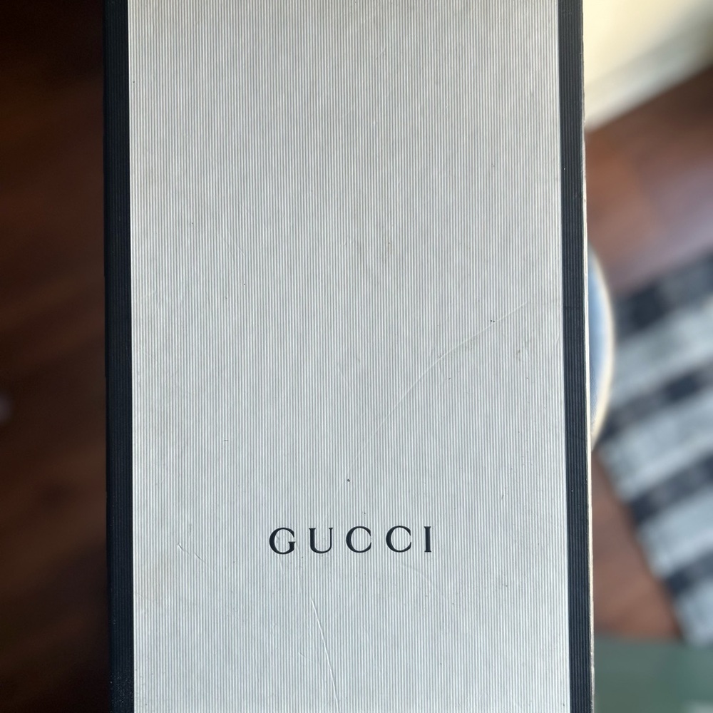 Gucci Men's White Sneakers with Green and Red Accents - Picture 9 of 9